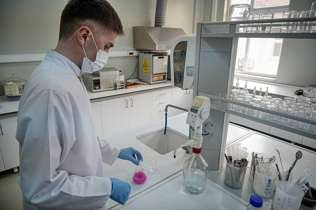 Mehmetçiğin içtiği sütten, yediği konserveye kadar hepsi buradan geçiyor! Moleküllerine kadar incleniyor 8